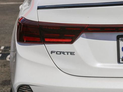 Certified 2023 Kia Forte GT-Line image 11