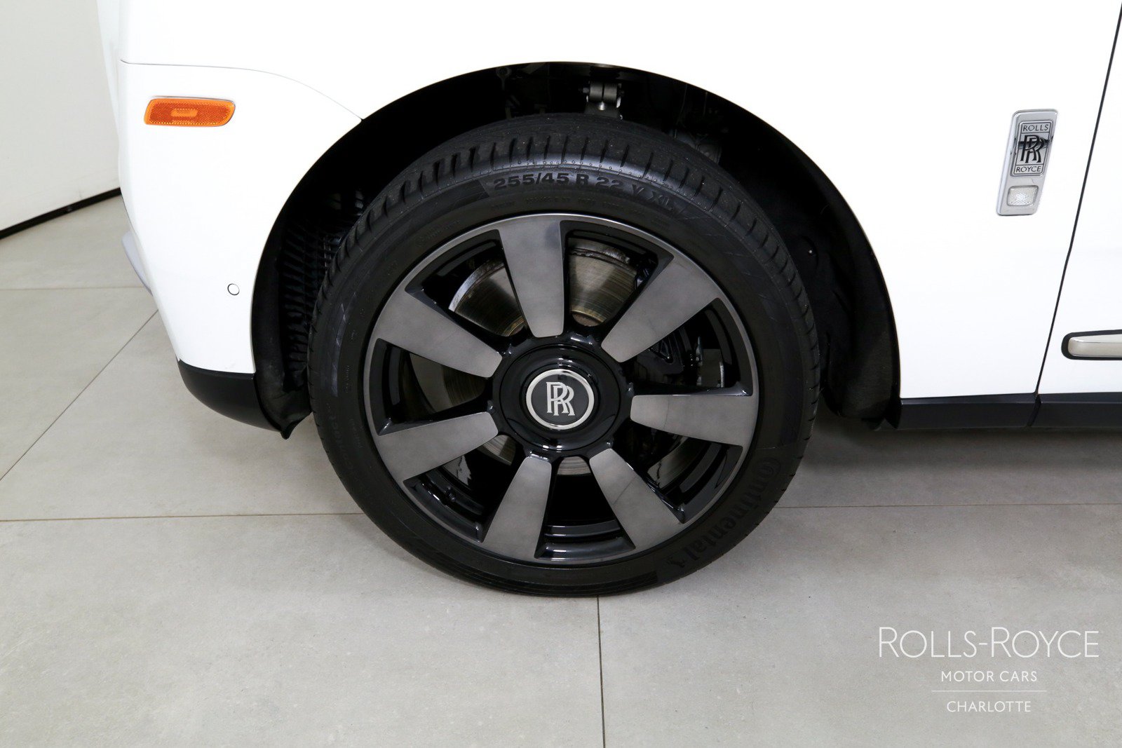 Used 2024 Rolls-Royce Cullinan AWD/4WD image 43