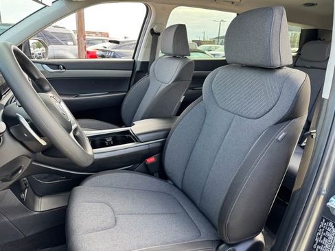 Used 2025 Hyundai Palisade SE image 14