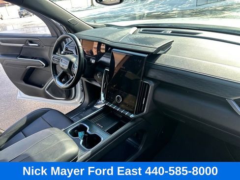 Used 2024 GMC Acadia Elevation image 32