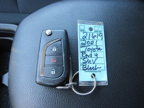Used 2021 Toyota RAV4 LE AWD/4WD image 22