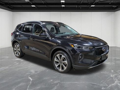 Used 2024 Ford Escape Platinum AWD/4WD image 7