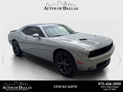 Used 2020 Dodge Challenger SXT w/ Blacktop Package RWD image 1