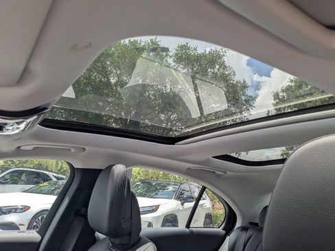 Used 2025 Mercedes-Benz E 350 Sedan image 7