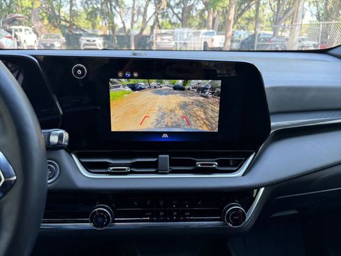 Used 2025 Chevrolet Equinox LT image 22