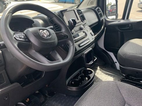 Used 2023 RAM ProMaster 2500 FWD image 9