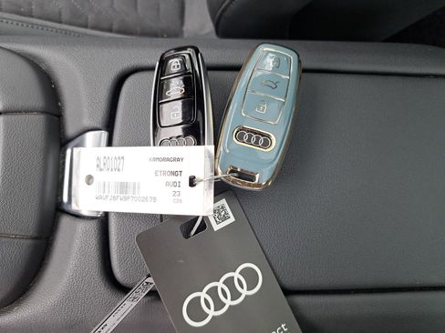 Used 2023 Audi e-tron GT Premium Plus image 10