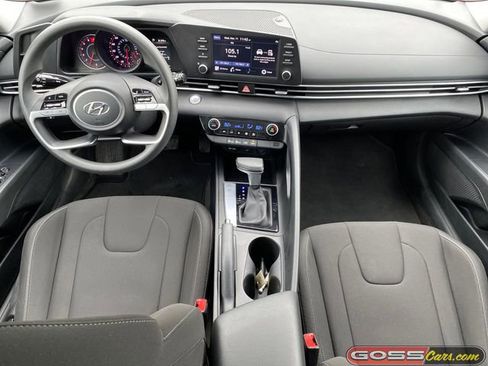 Used 2023 Hyundai Elantra SEL w/ Cargo Package image 9