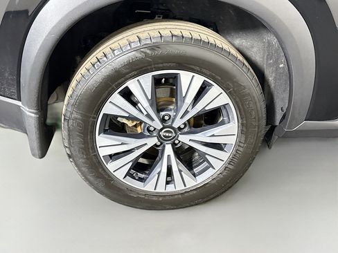 Used 2022 Nissan Rogue SV w/ SV Premium Package image 33