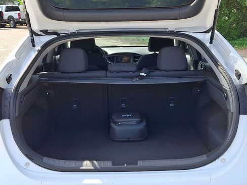 Used 2019 Hyundai Ioniq Plug-In Hybrid FWD image 31