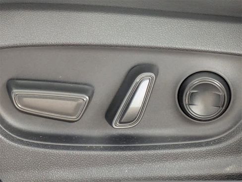 Used 2025 Toyota Crown XLE image 22