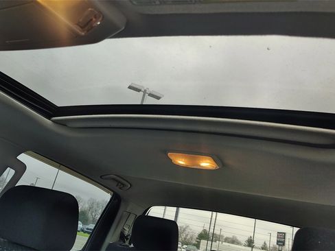 Used 2011 Toyota Tundra 4x4 CrewMax image 28