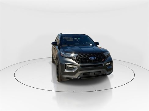 Used 2020 Ford Explorer ST w/ ST Street Pack image 3