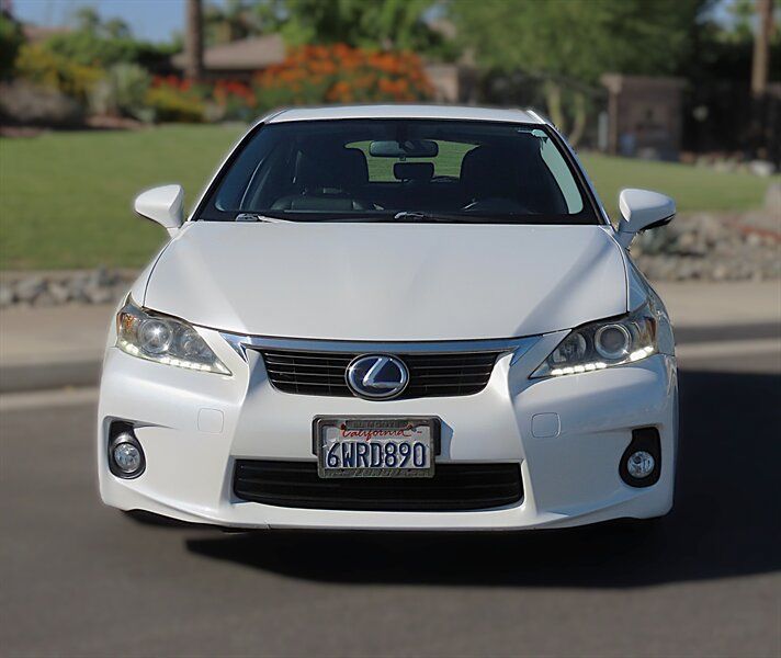 Used 2012 Lexus CT 200h Premium FWD image 2
