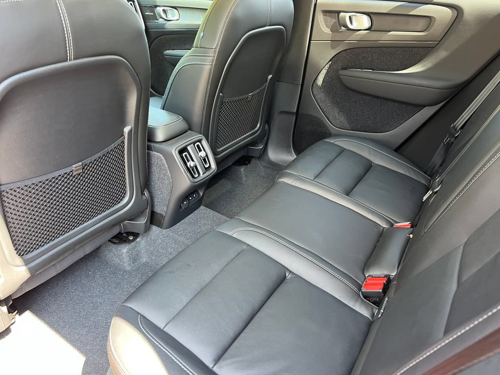Used 2024 Volvo XC40 B5 Plus w/ Protection Package Premier AWD/4WD image 34
