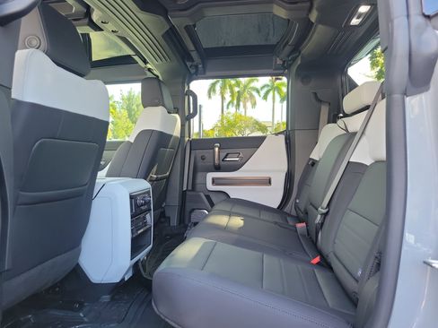 Used 2025 GMC Hummer EV 2X image 14