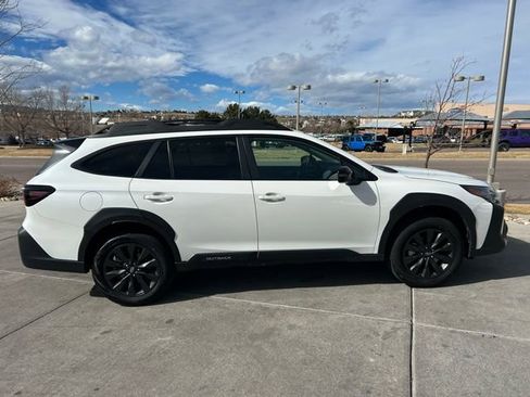 Used 2025 Subaru Outback Onyx Edition AWD/4WD image 10