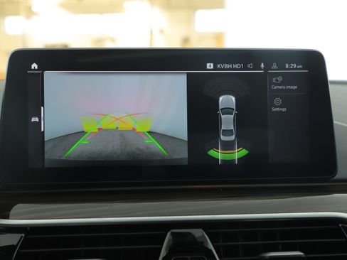 Used 2023 BMW 530i w/ Convenience Package image 6