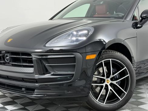 Certified 2026 Porsche Macan AWD/4WD image 12