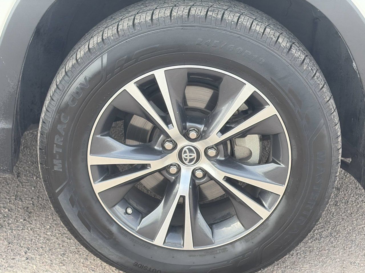 Used 2019 Toyota Highlander Plus FWD image 9