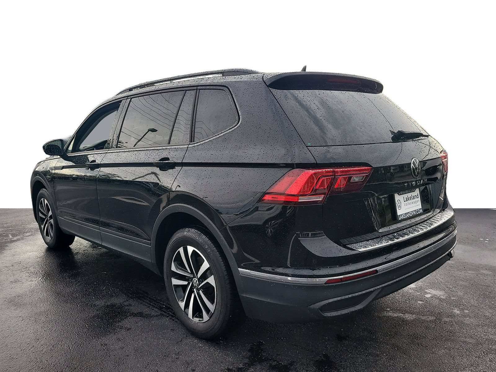 Used 2023 Volkswagen Tiguan S FWD image 4