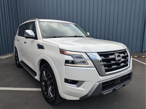 Used 2024 Nissan Armada Platinum w/ Captain's Chairs Package RWD image 3