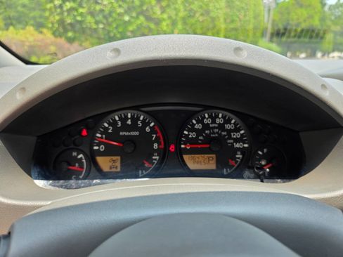 Used 2018 Nissan Frontier SV AWD/4WD image 16