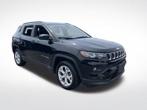 Used 2024 Jeep Compass Latitude AWD/4WD image 10