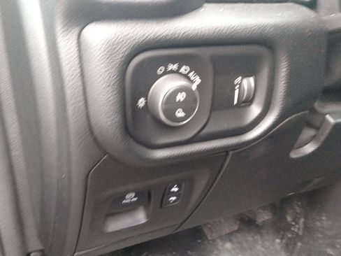 Used 2021 RAM 1500 Big Horn image 14