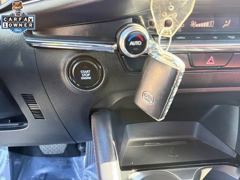 Used 2024 MAZDA MAZDA3 s AWD/4WD image 30