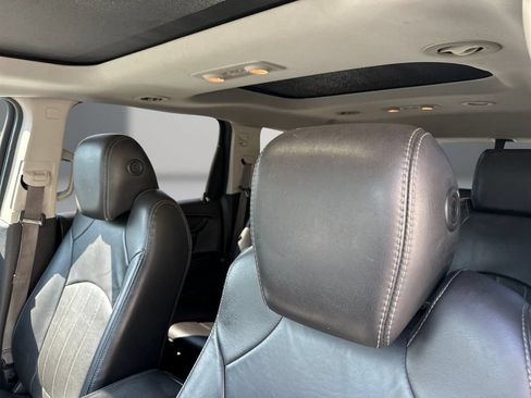 Used 2015 Chevrolet Traverse LTZ FWD image 14