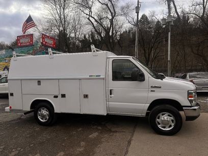 Used 2011 Ford E-350 and Econoline 350 Super Duty w/ PWR Locks & Windows Group