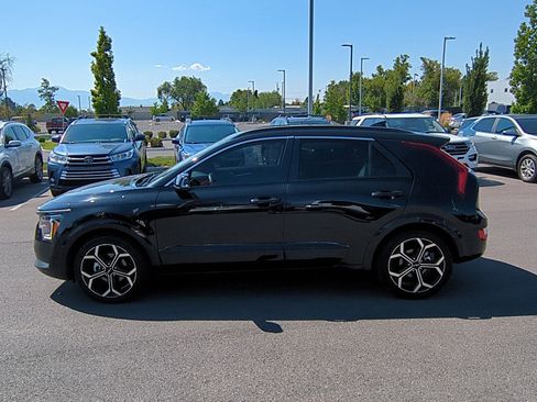 Used 2023 Kia Niro EX Touring image 9
