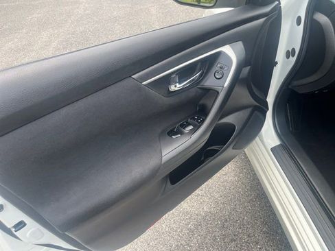 Used 2015 Nissan Altima 2.5 SV FWD image 20