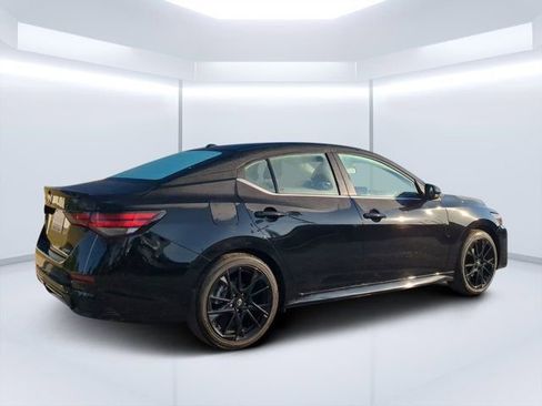 Used 2025 Nissan Sentra SR w/ Midnight Edition FWD image 3