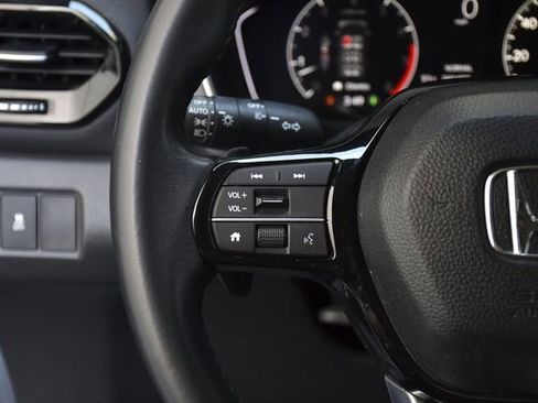 Used 2024 Honda Pilot EX-L image 8