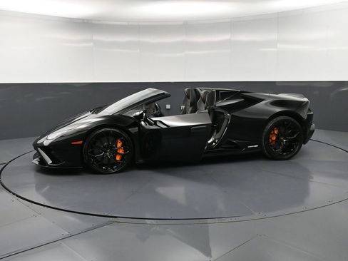 Used 2022 Lamborghini Huracan EVO RWD image 35