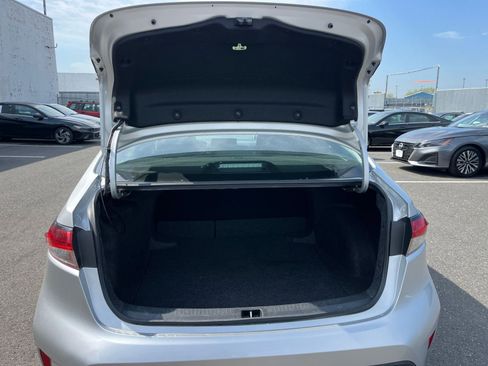 Used 2025 Toyota Corolla LE image 30