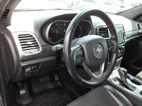 Used 2021 Jeep Grand Cherokee Laredo X AWD/4WD image 8