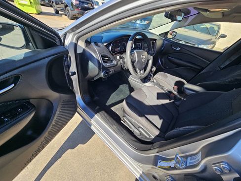Used 2015 Dodge Dart SXT image 8