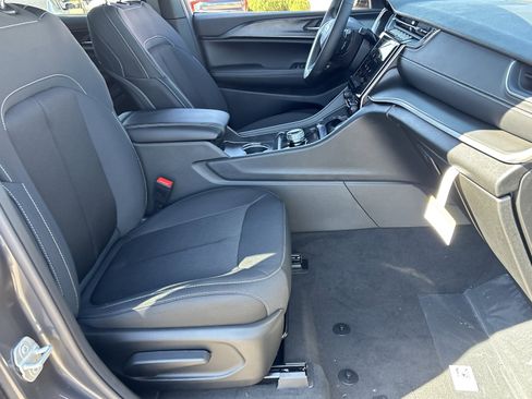 New 2026 Jeep Grand Cherokee L 4WD image 8