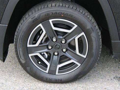 New 2026 Jeep Cherokee Limited image 8