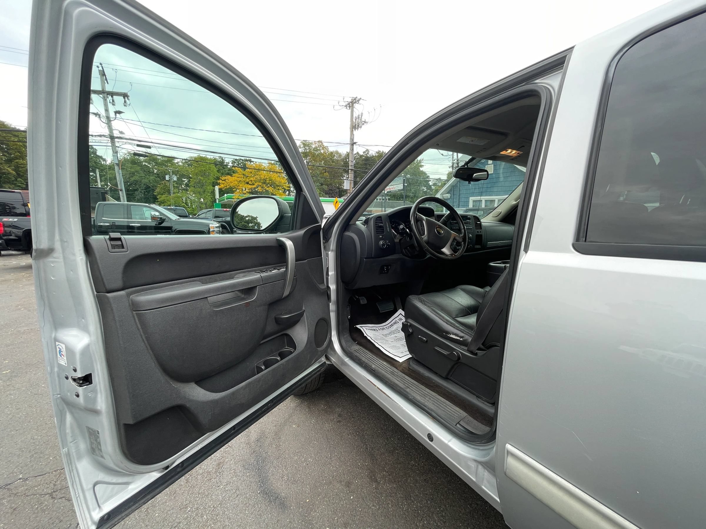 Used 2013 Chevrolet Silverado 2500 LT w/ Interior Plus Package AWD/4WD image 10