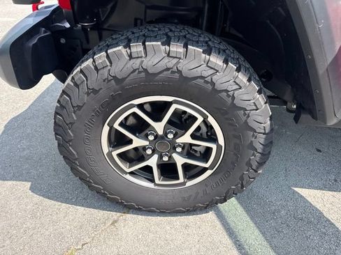 Used 2026 Jeep Wrangler Unlimited Rubicon AWD/4WD image 17