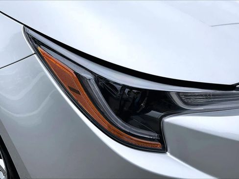 Certified 2025 Toyota Corolla LE FWD image 25
