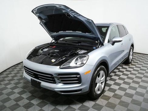 Certified 2023 Porsche Cayenne w/ Premium Package AWD/4WD image 35