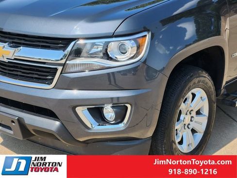 Used 2017 Chevrolet Colorado LT w/ Luxury Package, Chrome AWD/4WD image 11