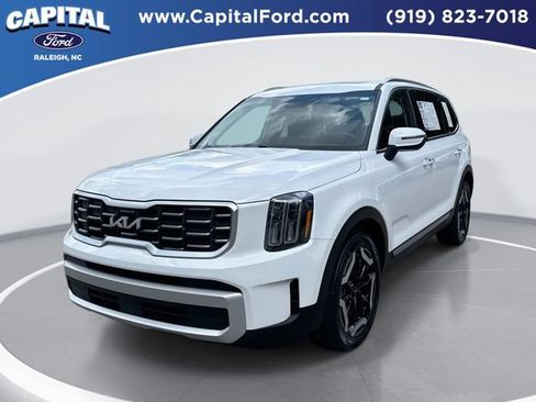 Used 2025 Kia Telluride S FWD image 1