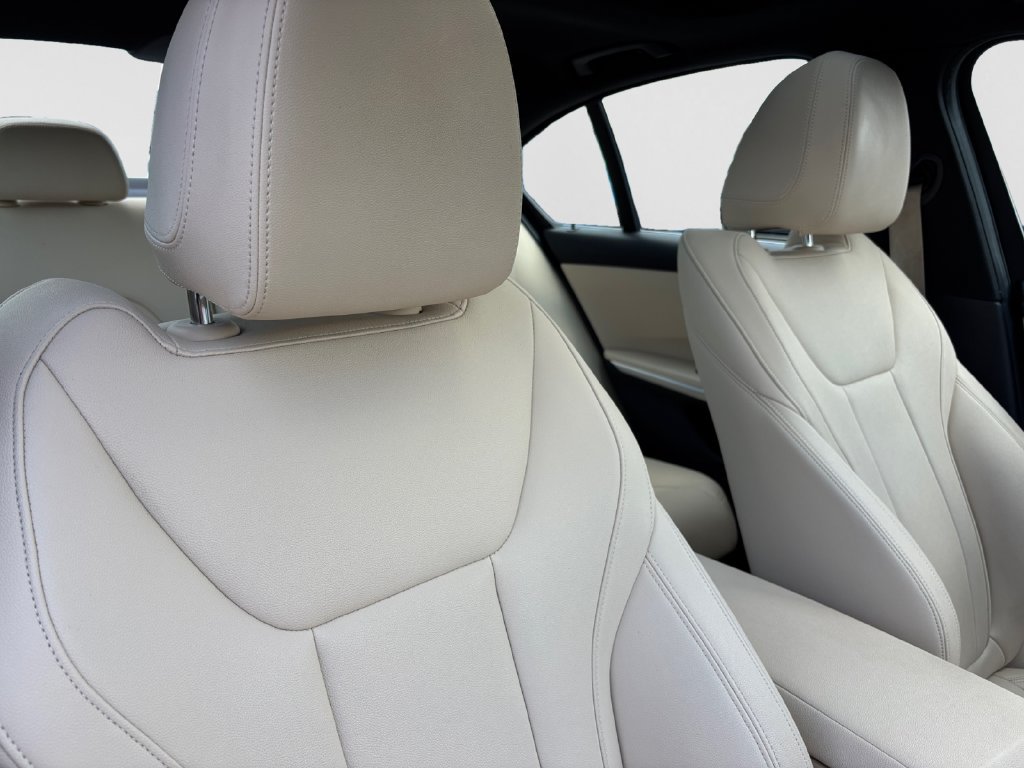 Used 2019 BMW 330i xDrive Sedan w/ Premium Package AWD/4WD image 49