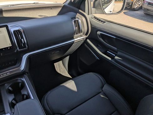 New 2026 Ford Expedition Platinum w/ Stealth Appearance Package image 18